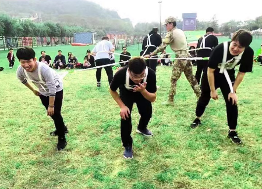 25多项拔河.png